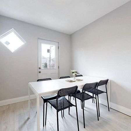 Three Bedroom In Hamilton Extérieur photo