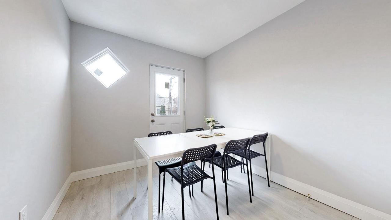 Three Bedroom In Hamilton Extérieur photo